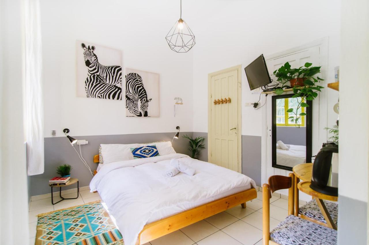 Studios By The Beach Tel Aviv Bagian luar foto